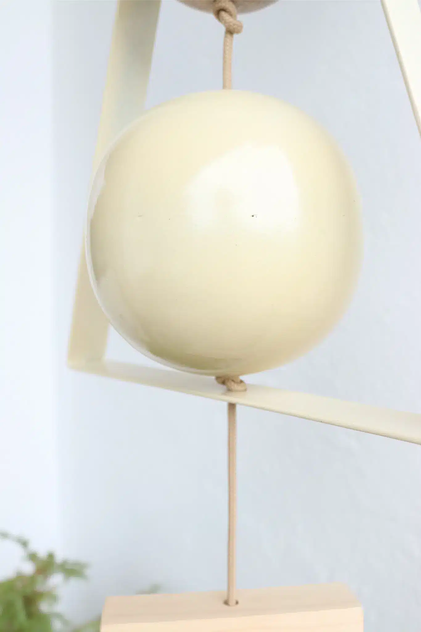 Snoren - Jernkugle Ø8 cm, Creme hvid